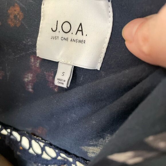 J.O.A. Navy Blue Floral Swing Midi Dress Cross Front Adjustable Strap S - Picture 6 of 12